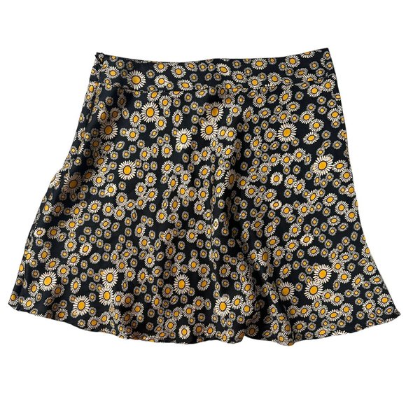 Free People SIZE 6 Phoebe Black Daisy Printed A-Line Skater Mini Skirt - Picture 2 of 7